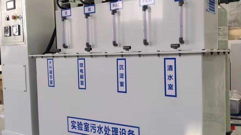 防爆型焊烟净化器具有以下特点：